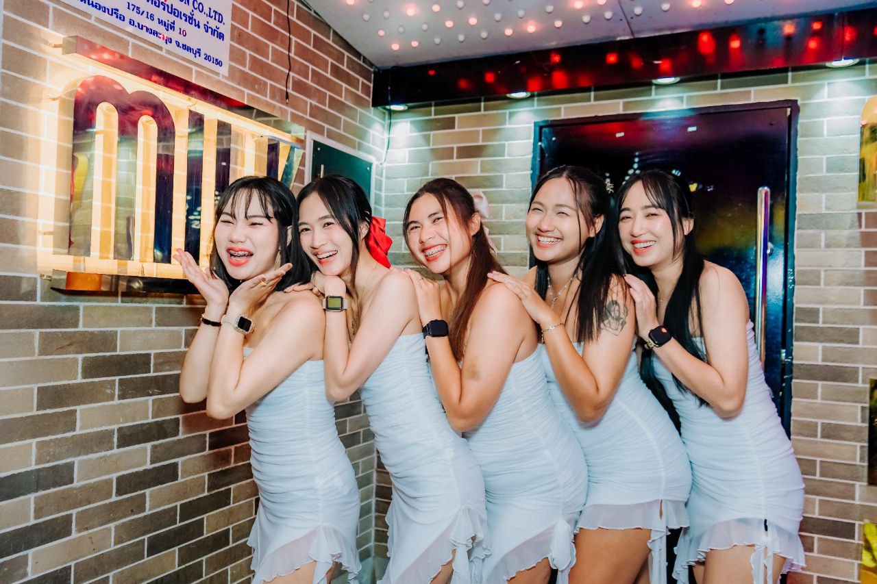 Milk Agogo Exterior View Soi Diamond - Premium Entertainment Venue Entrance Walking Street Area